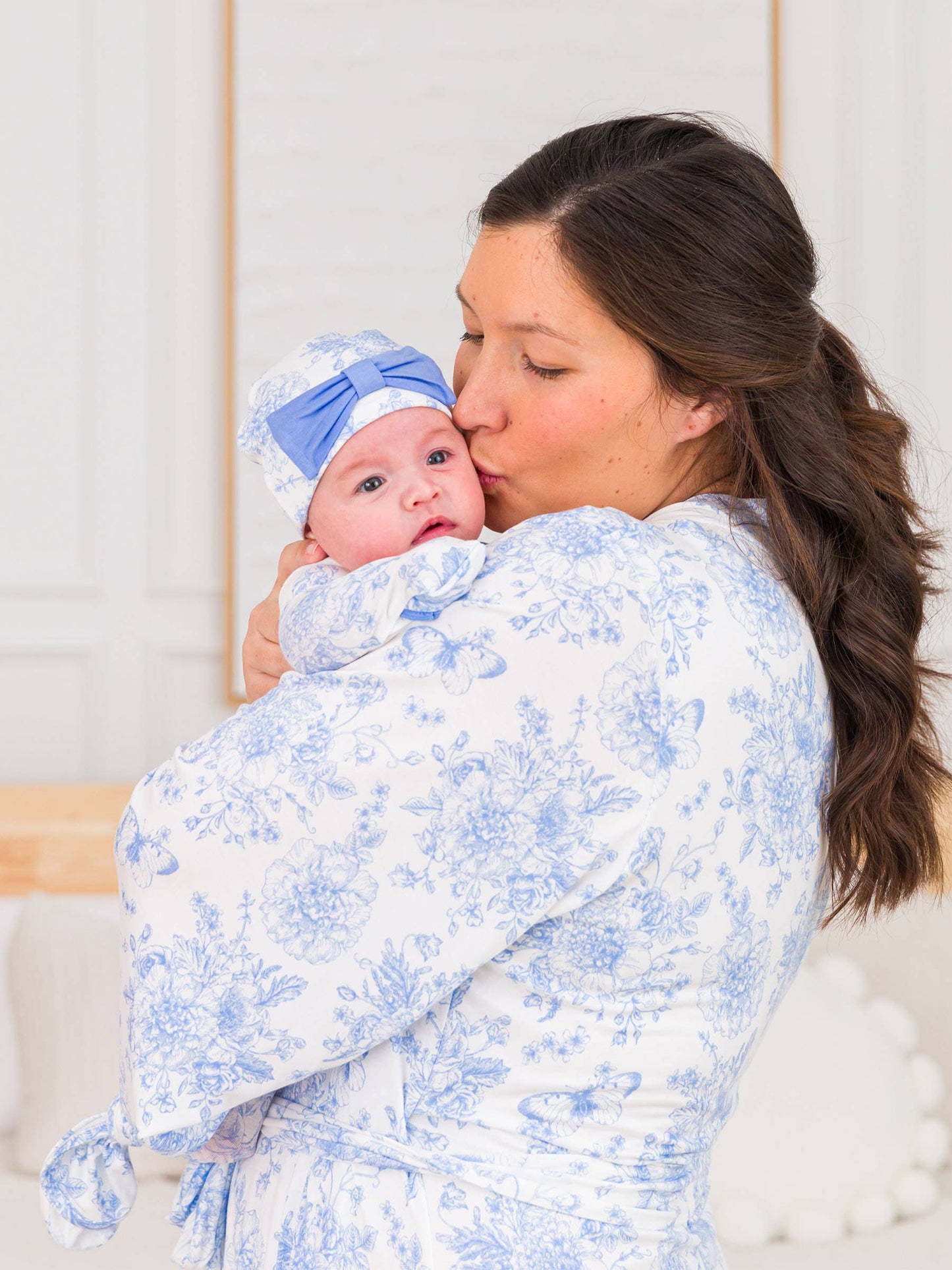 Women's Blue Toile Maternity Robe